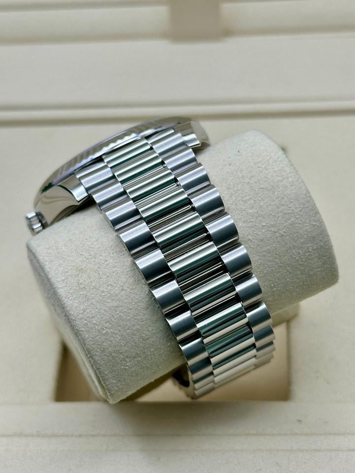 Rolex Day-Date
Ice Blue Roman Platinum