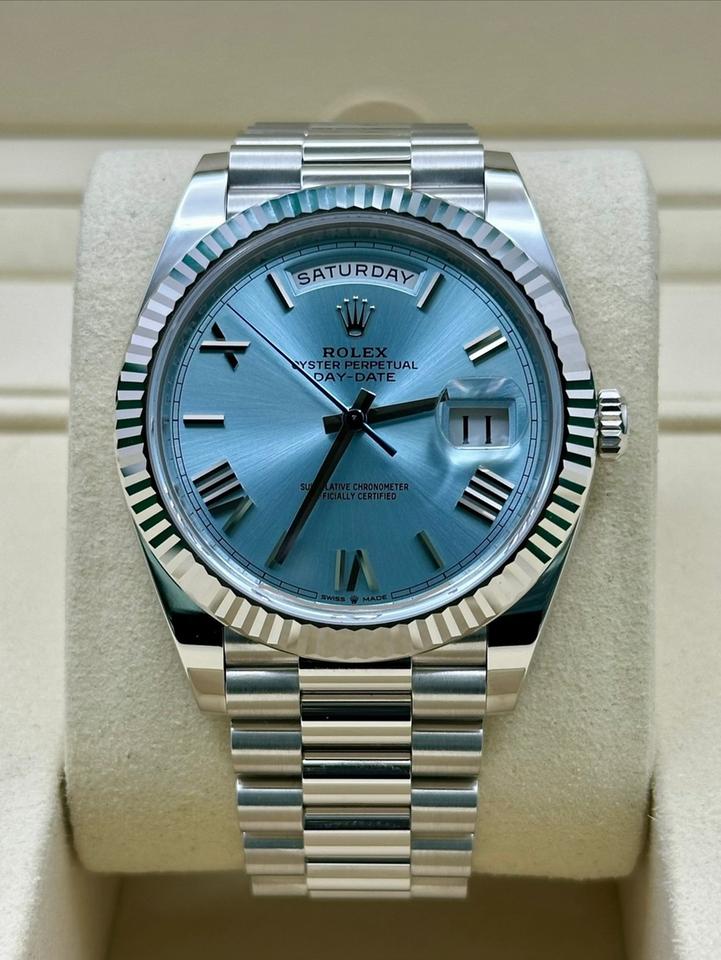 Rolex Day-Date
Ice Blue Roman Platinum