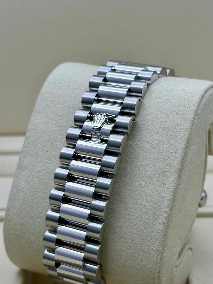 Rolex Day-Date
Ice Blue Roman Platinum